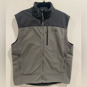 Mountain Hardwear Men's Gray and Black Vest